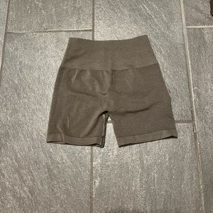 Alphalete bike shorts brown